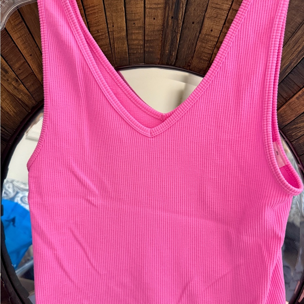 SO brand Hot Pink Ribbed v-neck Tank size large